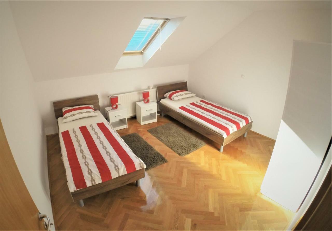 Apartments "Pavic" Near Zagreb Airport Velika Gorica Buitenkant foto