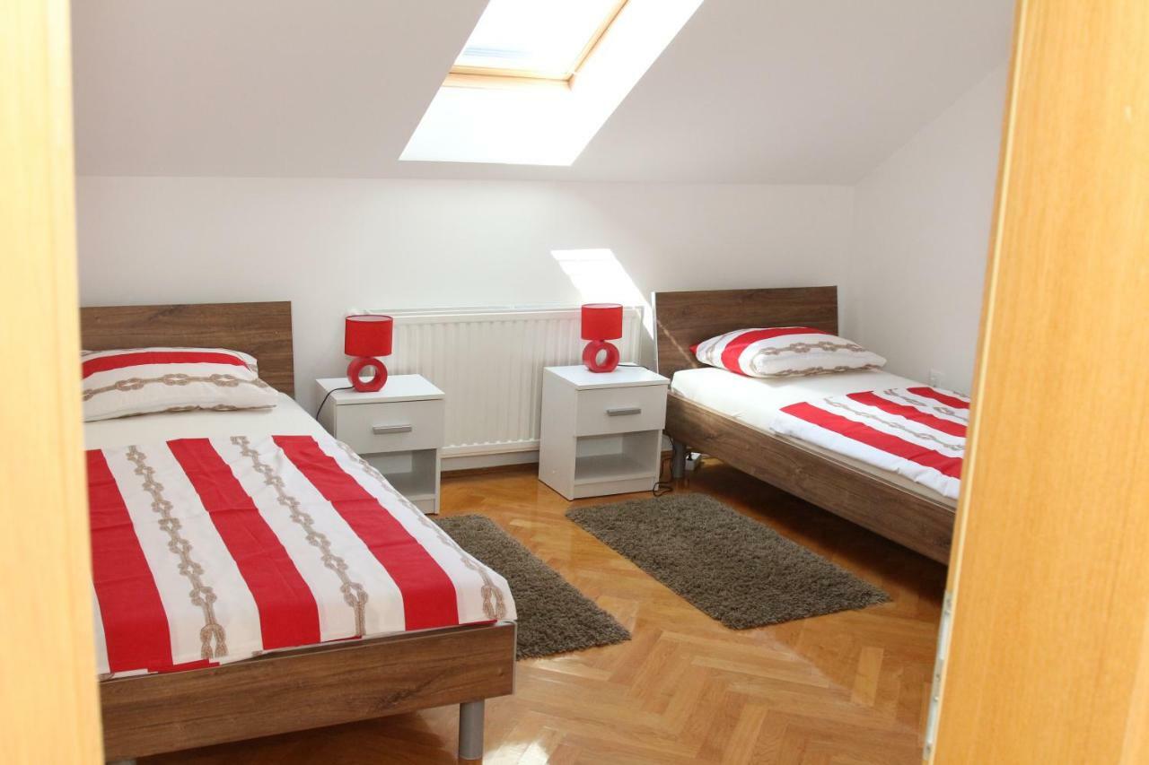 Apartments "Pavic" Near Zagreb Airport Velika Gorica Buitenkant foto